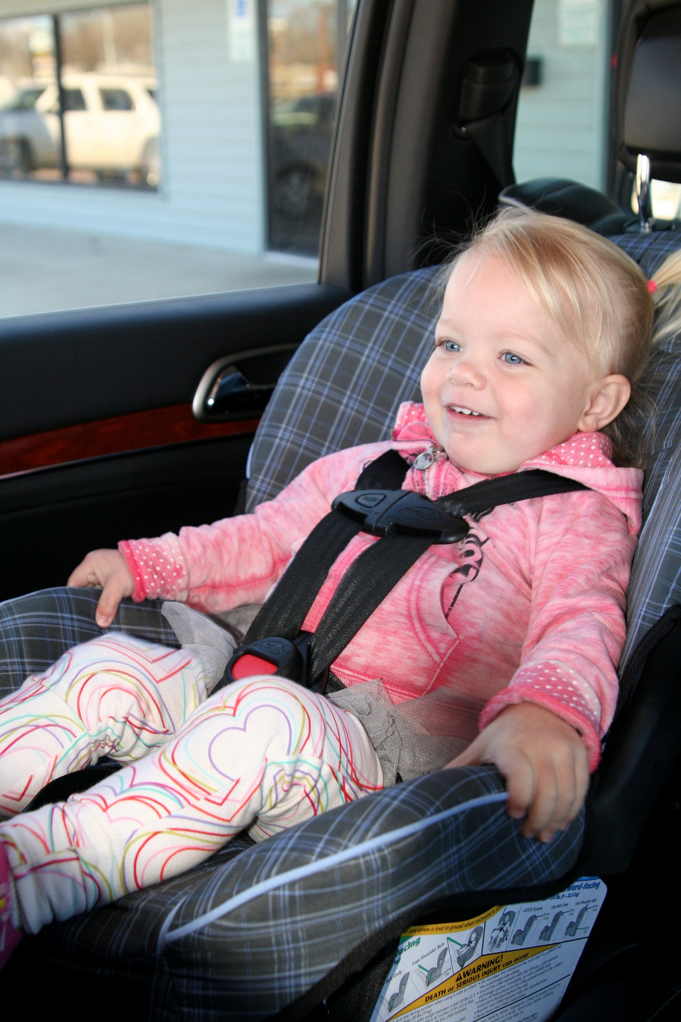 kid in car seat1